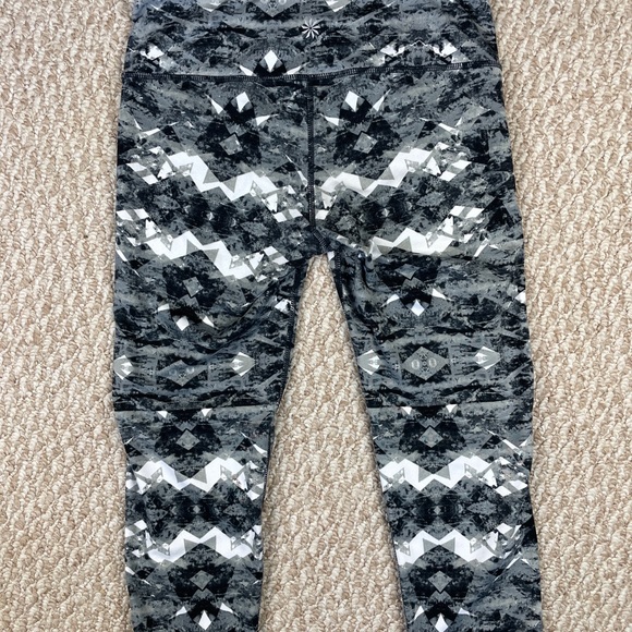 Athleta Women’s Cosmic Chaturanga Crop Leggings Activewear Yoga Pants Size Small - Picture 11 of 11